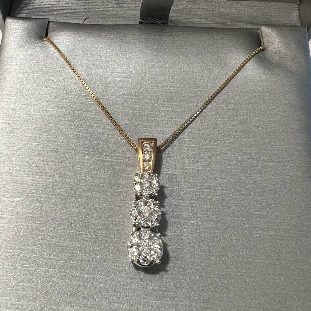 Elegant Gold diamond Necklace